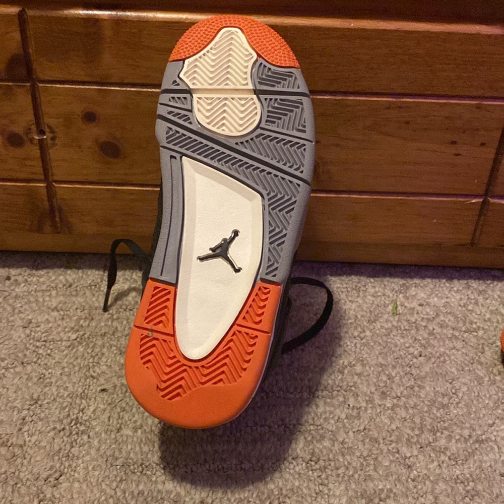 Air Jordan 4s retro size 6 starfish 200$ - Picture 5 of 8